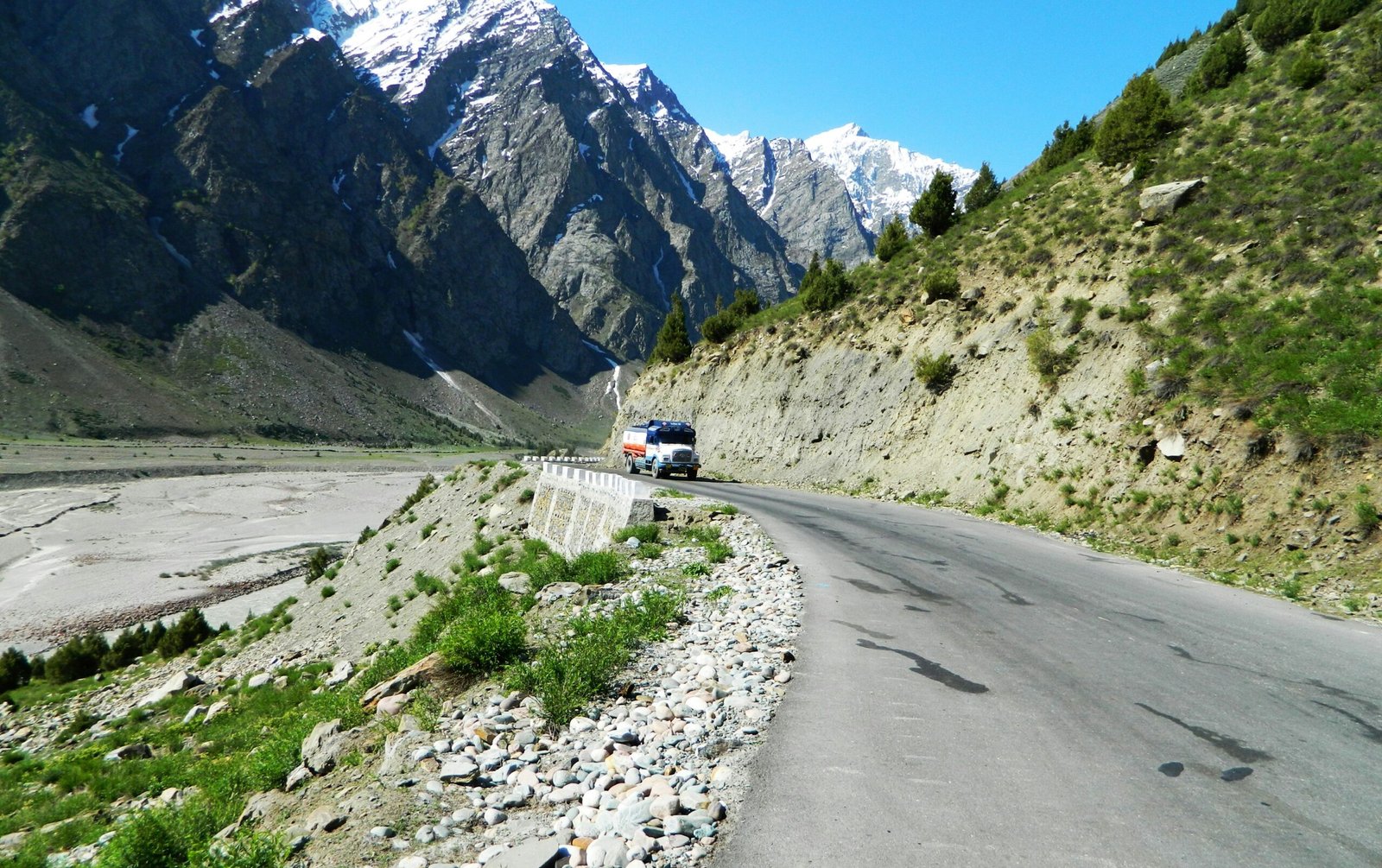 Plan the Perfect Bike Ride from Delhi to Ladakh