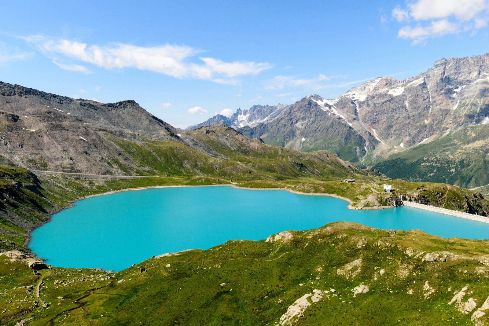 How to Travel the World on a Budget in 2026