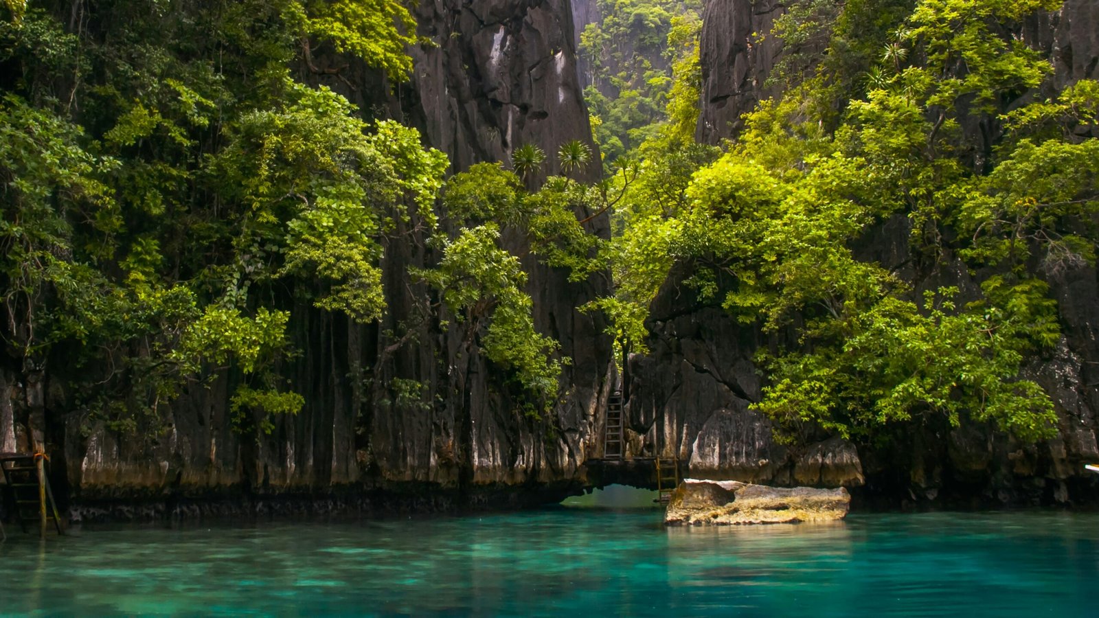 Discover 10 of the World's Best Beaches