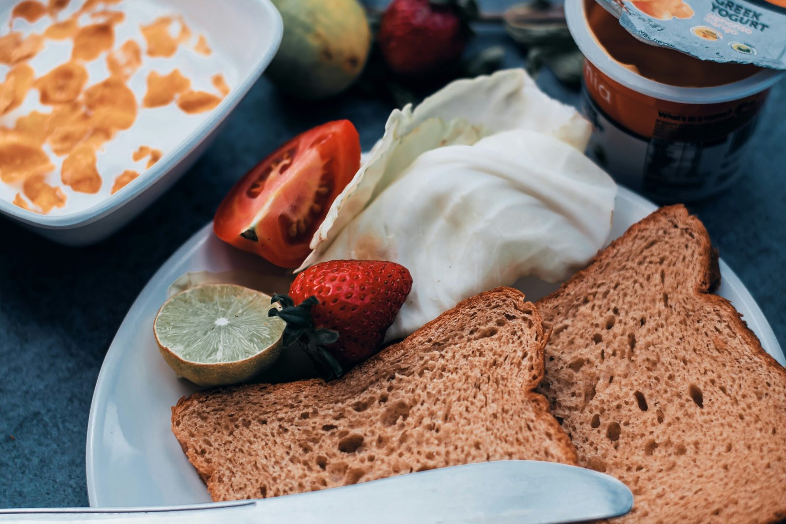How to Stay Healthy While Traveling