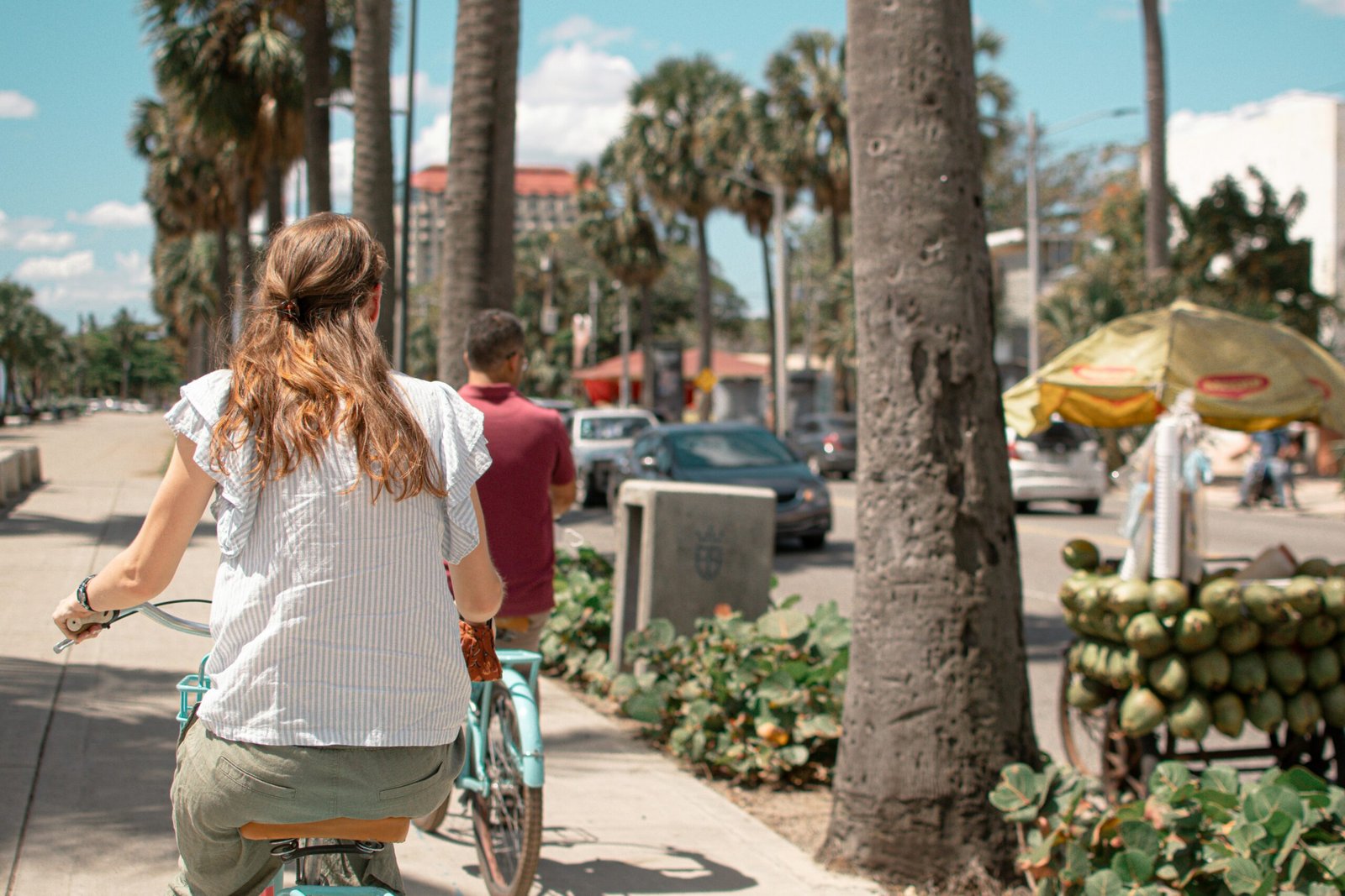 How to Stay Healthy While Traveling