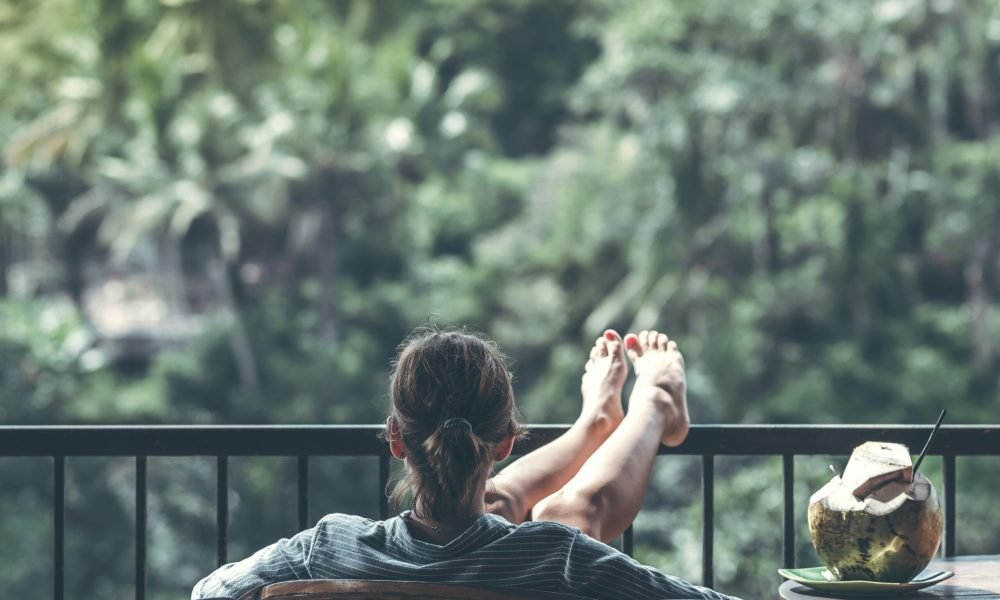 How to Stay Healthy While Traveling