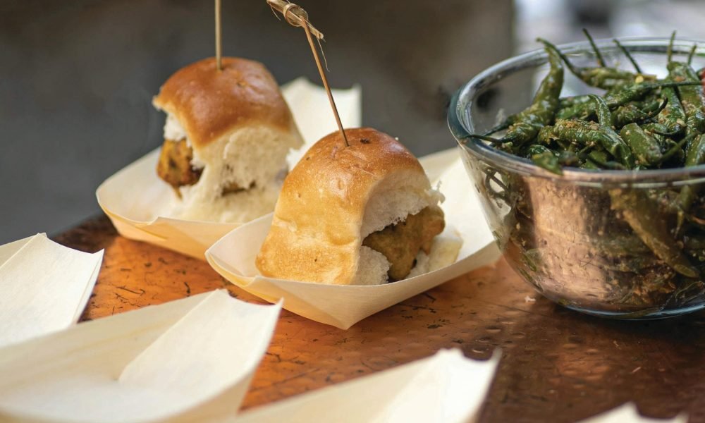 Best Street Food of Mumbai You Can't Miss