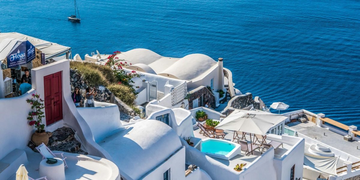 How to Travel the World on a Budget in 2025