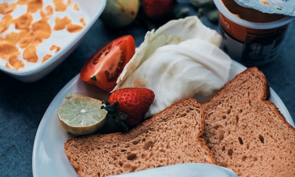 How to Stay Healthy While Traveling