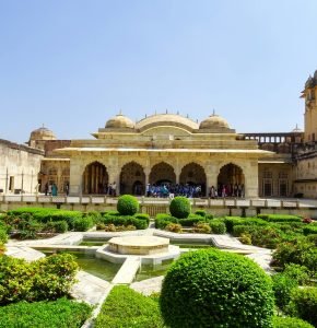How to Explore Rajasthan on a Budget